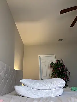 Snapshot of BabyEllen chatting on 1, 2, 2025 BabyEllen online show from 1, 2, 2025