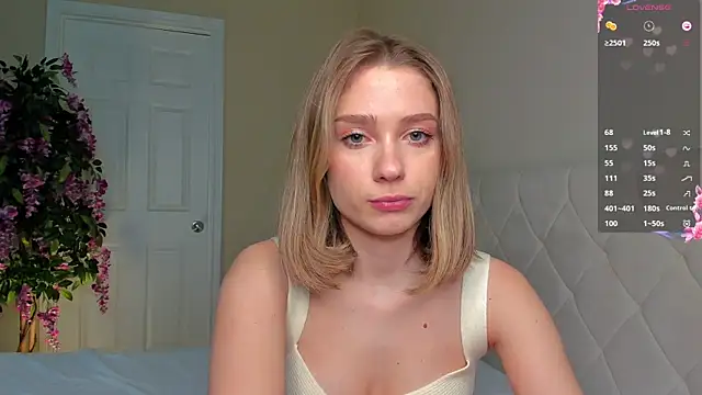 Snapshot of BabyEllen chatting on 3, 3, 2025 BabyEllen online show from 3, 3, 2025