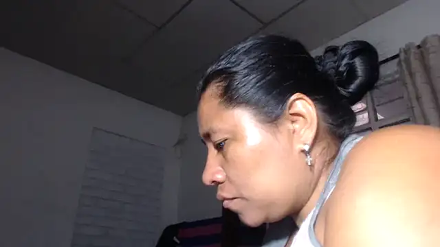 adrixxx38 online show from 28, 11, 2025