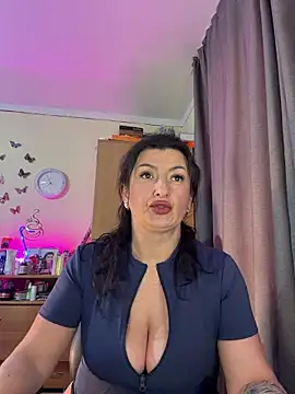 Hotangel75 online show from 5, 4, 2026