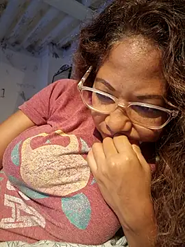 Snapshot of mila38 chatting on 24, 10, 2025 mila38 online show from 24, 10, 2025