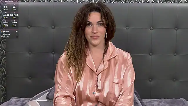 Clara-xoxo online show from 9, 12, 2024