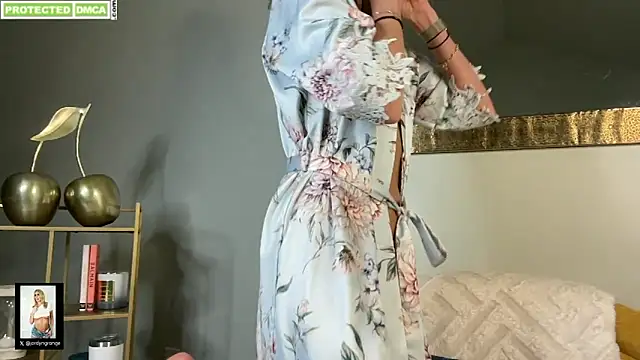 Snapshot of JordynGrange chatting on 10, 1, 2025 JordynGrange online show from 10, 1, 2025