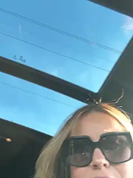 Etwas neugierig online show from 11, 3, 2025