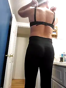 Snapshot of MaddyC6992 chatting on 8, 2, 2025 MaddyC6992 online show from 8, 2, 2025