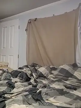 Snapshot of MaddyC6992 chatting on 3, 10, 2025 MaddyC6992 online show from 3, 10, 2025