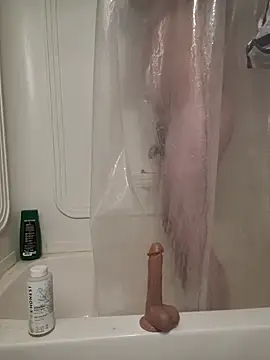 Snapshot of MaddyC6992 chatting on 4, 12, 2025 MaddyC6992 online show from 4, 12, 2025