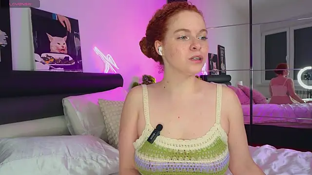 Snapshot of YammyPie chatting on 23, 11, 2025 YammyPie online show from 23, 11, 2025