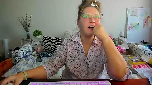 IamYourNarcotic online show from 21, 11, 2025