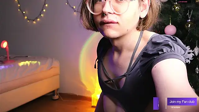 Snapshot of aesthetic_boyy chatting on 11, 12, 2024 aesthetic boyy online show from 11, 12, 2024