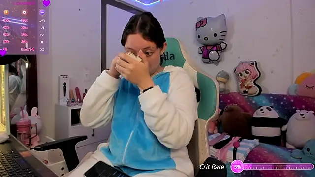 Snapshot of linda-schmidt chatting on 6, 12, 2024 linda-schmidt online show from 6, 12, 2024