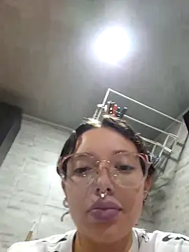 Snapshot of linda-schmidt chatting on 7, 12, 2024 linda-schmidt online show from 7, 12, 2024