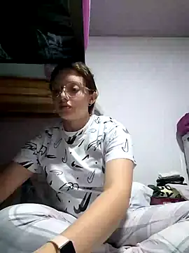 Snapshot of linda-schmidt chatting on 7, 12, 2024 linda-schmidt online show from 7, 12, 2024