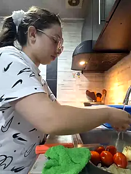 Snapshot of linda-schmidt chatting on 7, 12, 2024 linda-schmidt online show from 7, 12, 2024