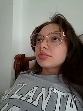 Snapshot of linda-schmidt chatting on 8, 12, 2024 linda-schmidt online show from 8, 12, 2024