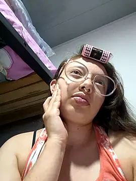 Snapshot of linda-schmidt chatting on 28, 12, 2024 linda-schmidt online show from 28, 12, 2024