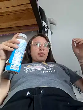 Snapshot of linda-schmidt chatting on 4, 1, 2025 linda-schmidt online show from 4, 1, 2025