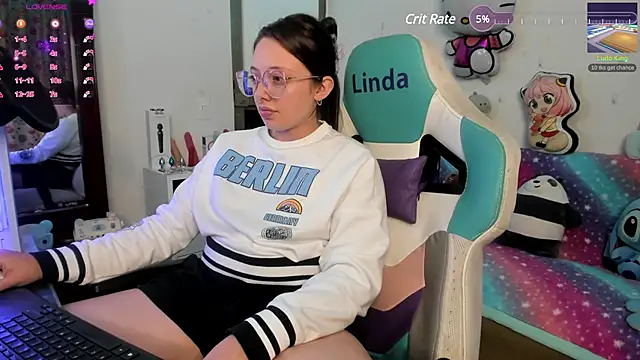 Snapshot of linda-schmidt chatting on 11, 1, 2025 linda-schmidt online show from 11, 1, 2025