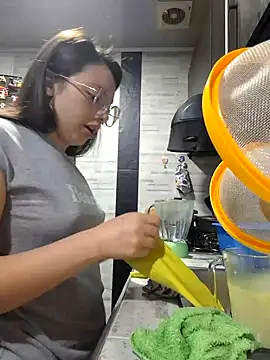 Snapshot of linda-schmidt chatting on 9, 2, 2025 linda-schmidt online show from 9, 2, 2025