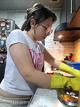 Snapshot of linda-schmidt chatting on 25, 2, 2025 linda-schmidt online show from 25, 2, 2025