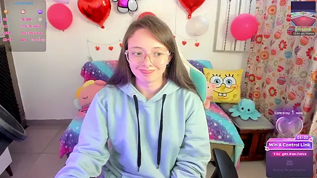 Snapshot of linda-schmidt chatting on 5, 3, 2025 linda-schmidt online show from 5, 3, 2025