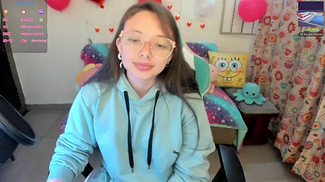 Snapshot of linda-schmidt chatting on 5, 3, 2025 linda-schmidt online show from 5, 3, 2025