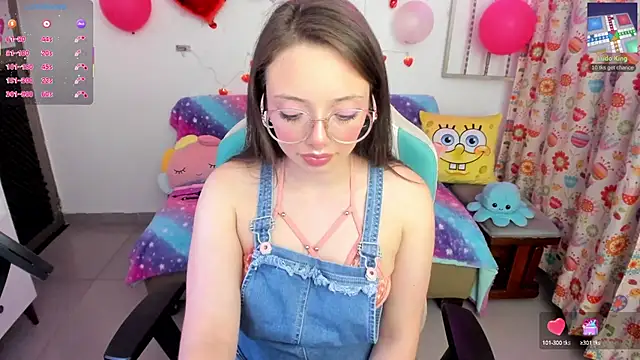 Snapshot of linda-schmidt chatting on 5, 3, 2025 linda-schmidt online show from 5, 3, 2025