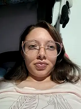 Snapshot of linda-schmidt chatting on 8, 3, 2025 linda-schmidt online show from 8, 3, 2025