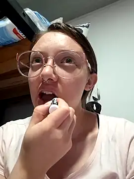 Snapshot of linda-schmidt chatting on 18, 3, 2025 linda-schmidt online show from 18, 3, 2025