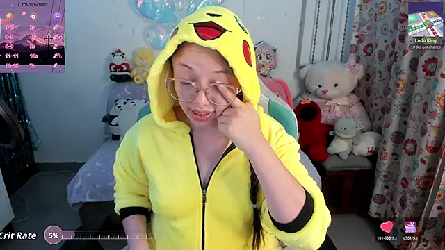 Snapshot of linda-schmidt chatting on 13, 9, 2025 linda-schmidt online show from 13, 9, 2025