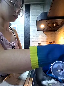 Snapshot of linda-schmidt chatting on 1, 10, 2025 linda-schmidt online show from 1, 10, 2025