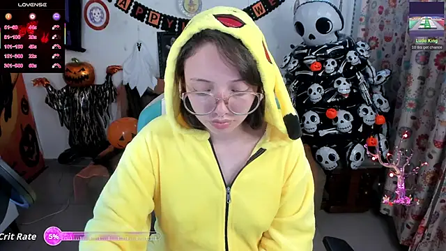 Snapshot of linda-schmidt chatting on 8, 10, 2025 linda-schmidt online show from 8, 10, 2025