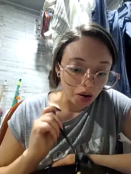 Snapshot of linda-schmidt chatting on 10, 10, 2025 linda-schmidt online show from 10, 10, 2025