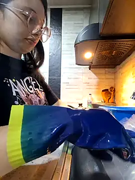 Snapshot of linda-schmidt chatting on 16, 10, 2025 linda-schmidt online show from 16, 10, 2025