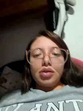 Snapshot of linda-schmidt chatting on 18, 10, 2025 linda-schmidt online show from 18, 10, 2025