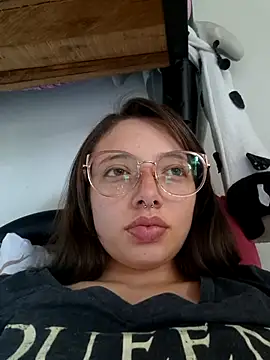 Snapshot of linda-schmidt chatting on 18, 10, 2025 linda-schmidt online show from 18, 10, 2025