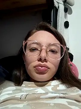 Snapshot of linda-schmidt chatting on 6, 11, 2025 linda-schmidt online show from 6, 11, 2025