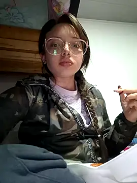 Snapshot of linda-schmidt chatting on 12, 11, 2025 linda-schmidt online show from 12, 11, 2025