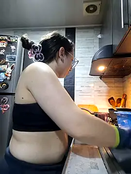 Snapshot of linda-schmidt chatting on 12, 11, 2025 linda-schmidt online show from 12, 11, 2025