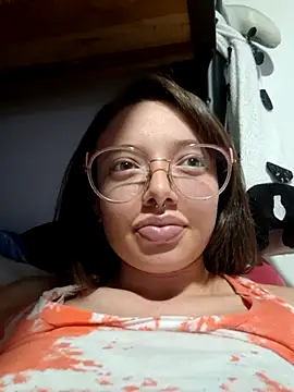 Snapshot of linda-schmidt chatting on 15, 11, 2025 linda-schmidt online show from 15, 11, 2025