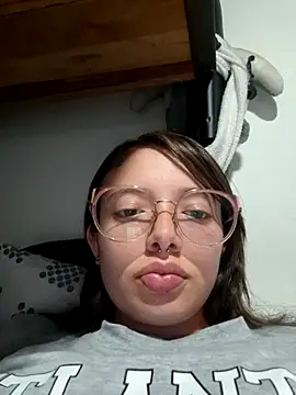 Snapshot of linda-schmidt chatting on 1, 12, 2025 linda-schmidt online show from 1, 12, 2025