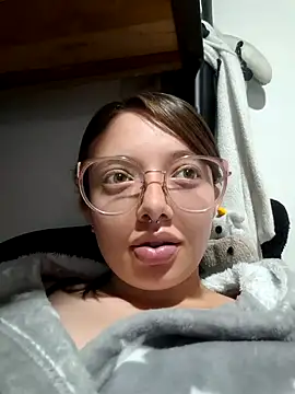 Snapshot of linda-schmidt chatting on 2, 12, 2025 linda-schmidt online show from 2, 12, 2025