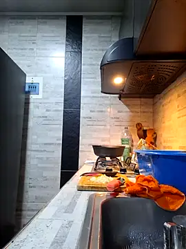 Snapshot of linda-schmidt chatting on 2, 12, 2025 linda-schmidt online show from 2, 12, 2025