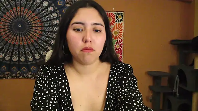 Snapshot of IntimateTales chatting on 5, 1, 2025 IntimateTales online show from 5, 1, 2025