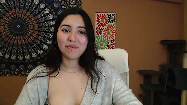 Snapshot of IntimateTales chatting on 10, 1, 2025 IntimateTales online show from 10, 1, 2025