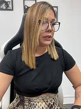 KellyBrooklyn  online show from 18, 2, 2025