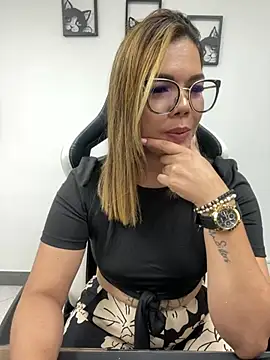 KellyBrooklyn  online show from 20, 2, 2025