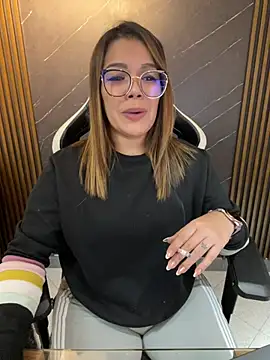 KellyBrooklyn  online show from 18, 2, 2026