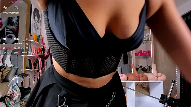 Snapshot of deepthroatlatina chatting on 20, 2, 2025 deepthroatlatina online show from 20, 2, 2025