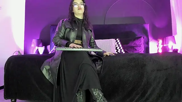  Jade 16 online show from 14, 2, 2025